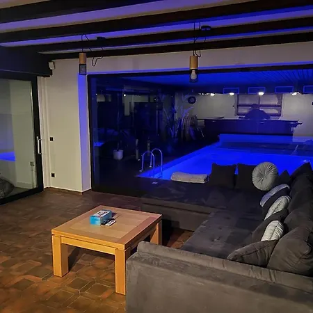 Park Mit Pool, Jacuzzi Und 3 Schlafzimmer * أويلتسن