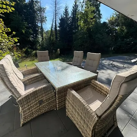 Park Mit Pool Und 3 Schlafzimmer Appartamento *