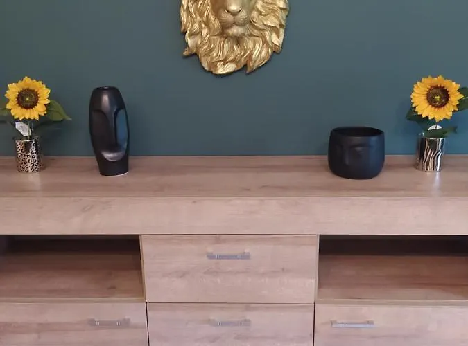 Park Villa Ferienwohnung Mit Pool, Jacuzzi Und 3 Schlafzimmer Uelzen