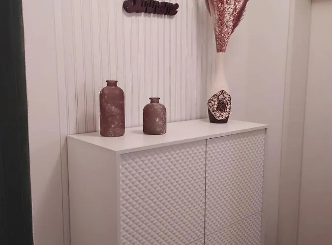 Park Villa Ferienwohnung Mit Pool, Jacuzzi Und 3 Schlafzimmer