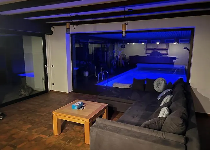 Park Villa Ferienwohnung Mit Pool, Jacuzzi Und 3 Schlafzimmer * Uelzen