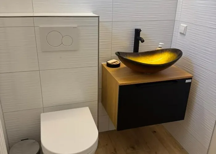 Park Villa Ferienwohnung Mit Pool, Jacuzzi Und 3 Schlafzimmer *